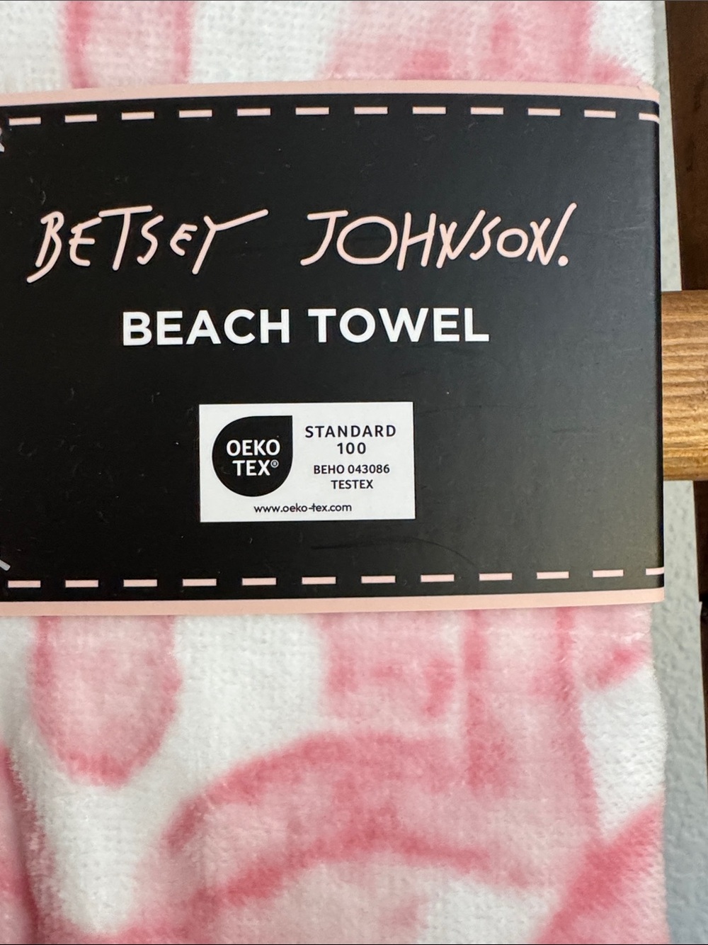 🍋🌸 Betsey Johnson Pink Lemon Beach Towel – Bright, Fun & Summer Ready! 🌸🍋 - Picture 8 of 9